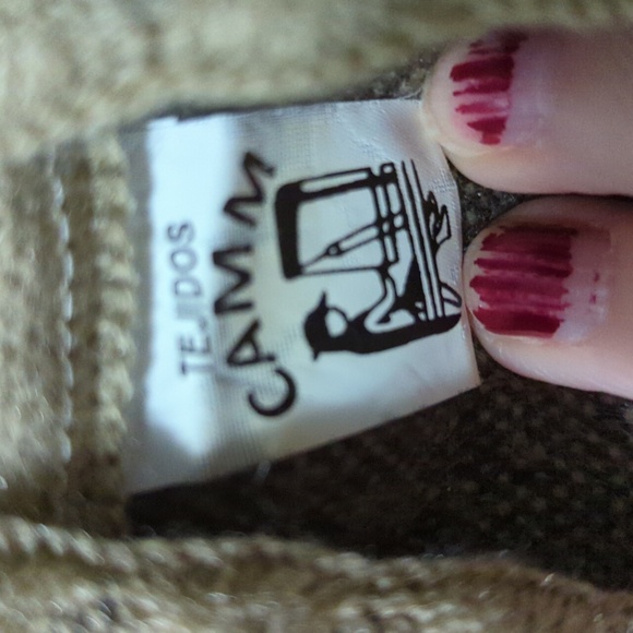 Fringed Alpaca Poncho with Hood - Picture 4 of 6